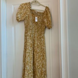 NWT Smocked, puff sleeve maxi dress